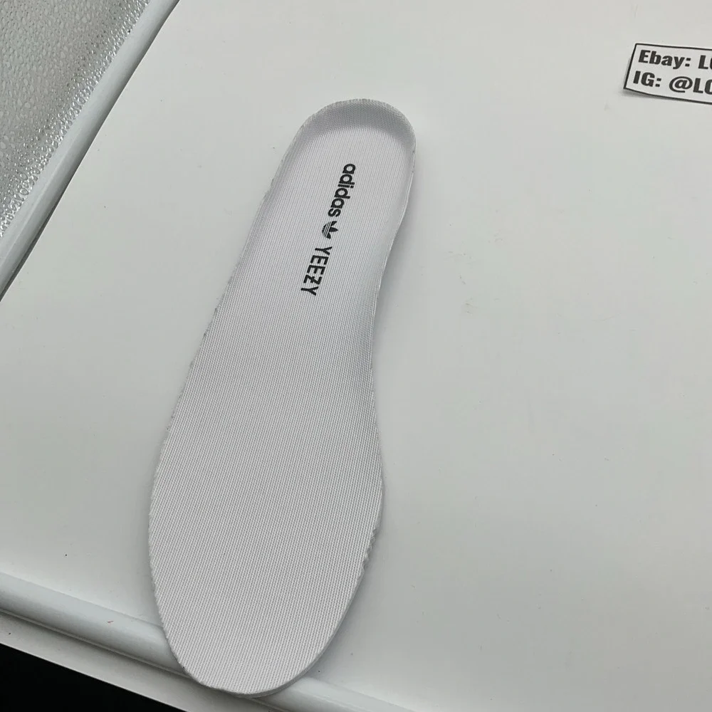Size 8.5 - adidas Yeezy Boost 350 V2 Low‎ Zebra